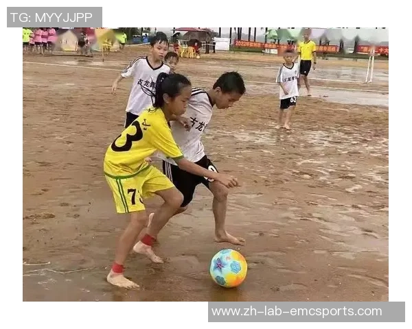 青春热血与梦想交织的舔足球少年白袜脚魅力瞬间分享